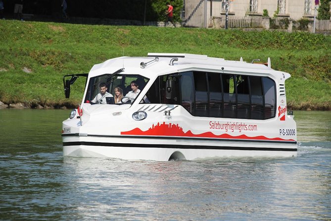 Amphibious Splash Tour on the water & on the land in Salzburg - The land-to-water switch and the “splash down” finale
