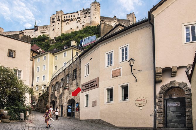 Best of Mozart Concert and Dinner or VIP Dinner at Fortress Hohensalzburg - The Best of Mozart concert: music, rooms, and that fortress intimacy