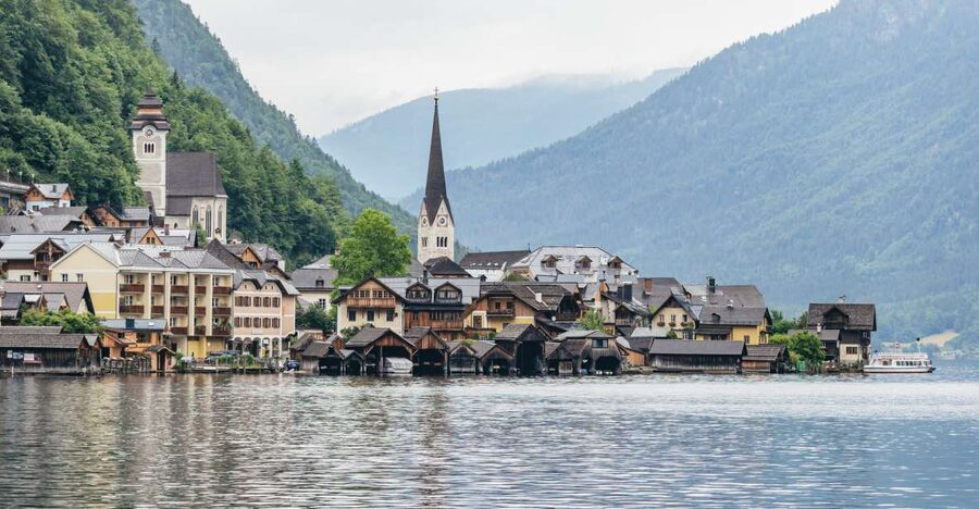 From Salzburg: Half-Day Tour to Hallstatt - Hallstatt on Your Schedule: 2.5 Hours to Walk the Lake