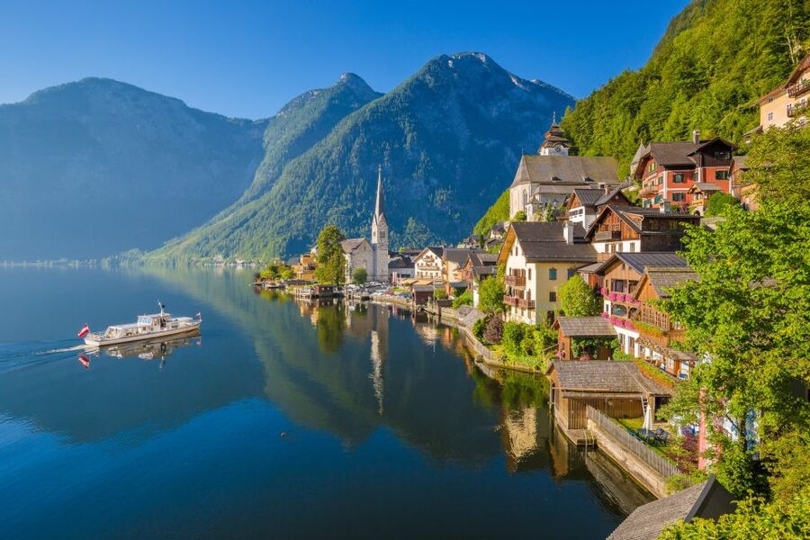 From Vienna: Hallstatt Day Trip with Hotel Pickup - The drive west: scenery plus real context from your driver