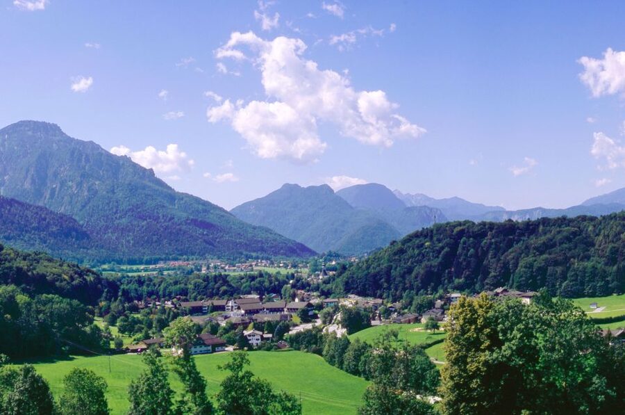 From Vienna: Salzburg and Alpine Lakes Full-Day Trip - Comfort and weather: how to set yourself up for an easy day