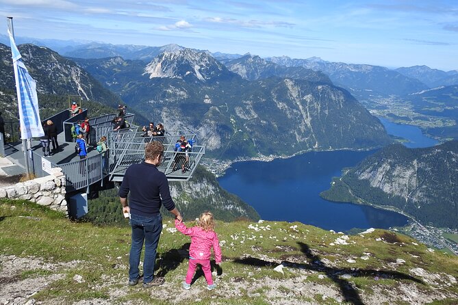 Full-Day Minivan Tour From Salzburg to Hallstatt with 5 Fingers,Lakes&Mountains - First look east of Salzburg: Fuschlsee and the St. Gilgen Sound of Music moments