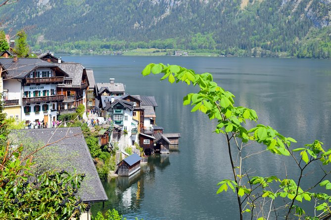 Hallstatt from Salzburg - 6-hour private Tour - Lunch in Hallstatt: the one move that decides your mood