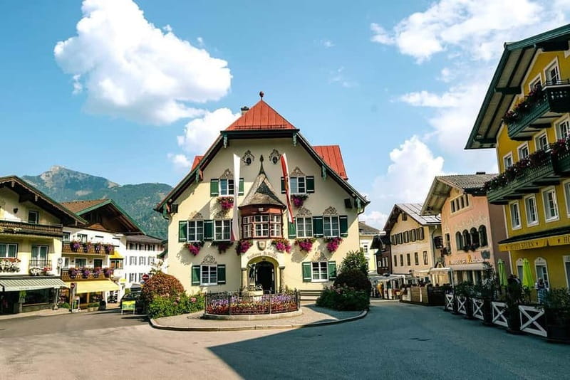 Hallstatt Highlight tour with St. Gilgen Tour from Salzburg - Alpine slide for adults and kids: the day’s fun contrast