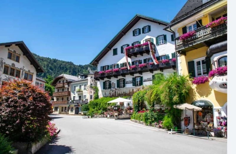 Hallstatt Highlight tour with St. Gilgen Tour from Salzburg - Your guide makes the difference: Meadow’s best-spots style