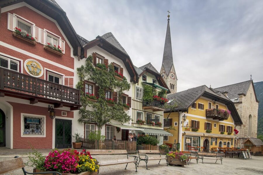 Hallstatt, St Gilgen Private Tour From Salzburg - Lake Hallstatt boat trip: a different view for €15