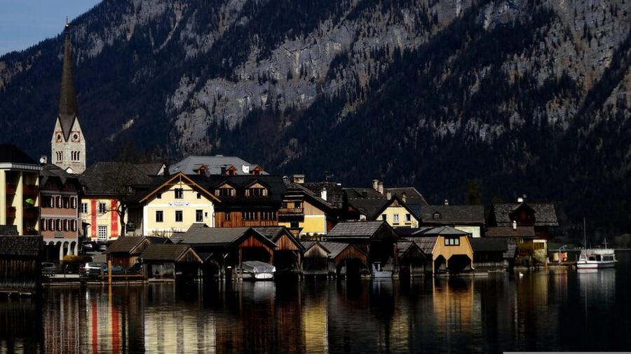 Hallstatt, St Gilgen Private Tour From Salzburg - Lunch in Hallstatt: how to make a short day feel un-rushed