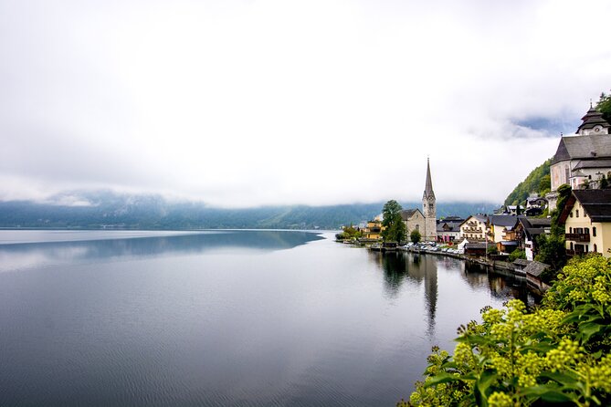 Hallstatt, St. Wolfgang & St. Gilgen Day Trip from Salzburg - St. Gilgen Mozartplatz: A 10-Minute Culture Pause