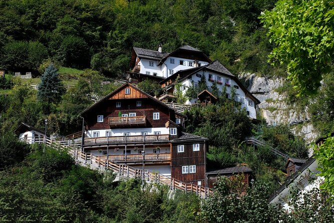 Hallstatt, St. Wolfgang & St. Gilgen Day Trip from Salzburg - Stop 1: St. Gilgen Quick Photo Time Over Lake Wolfgangsee