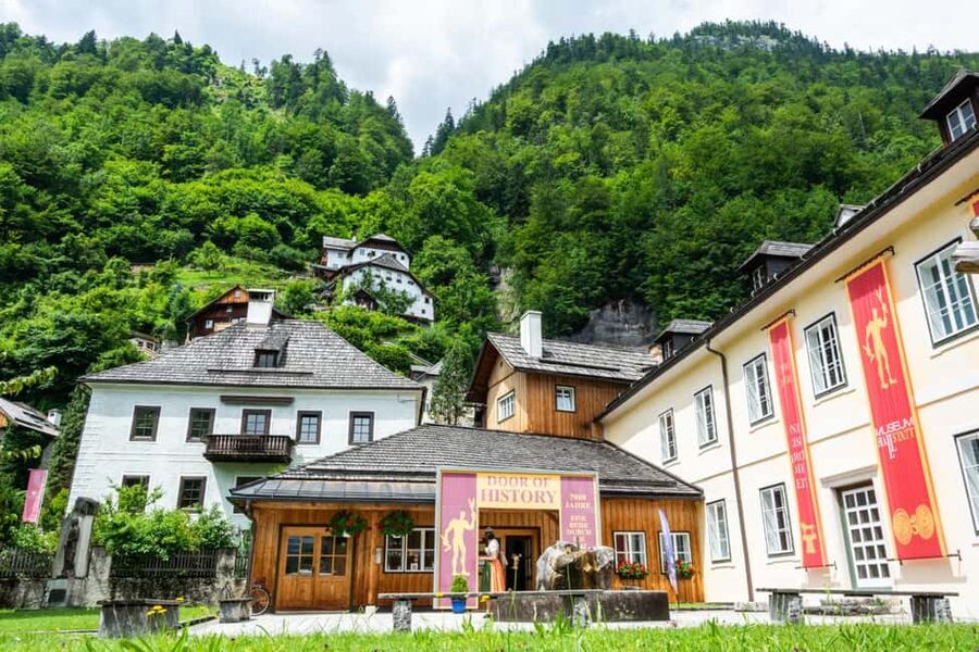 Majestic Walking Tour of Hallstatt - The 2-Hour Flow: How the Timing Feels in Real Life