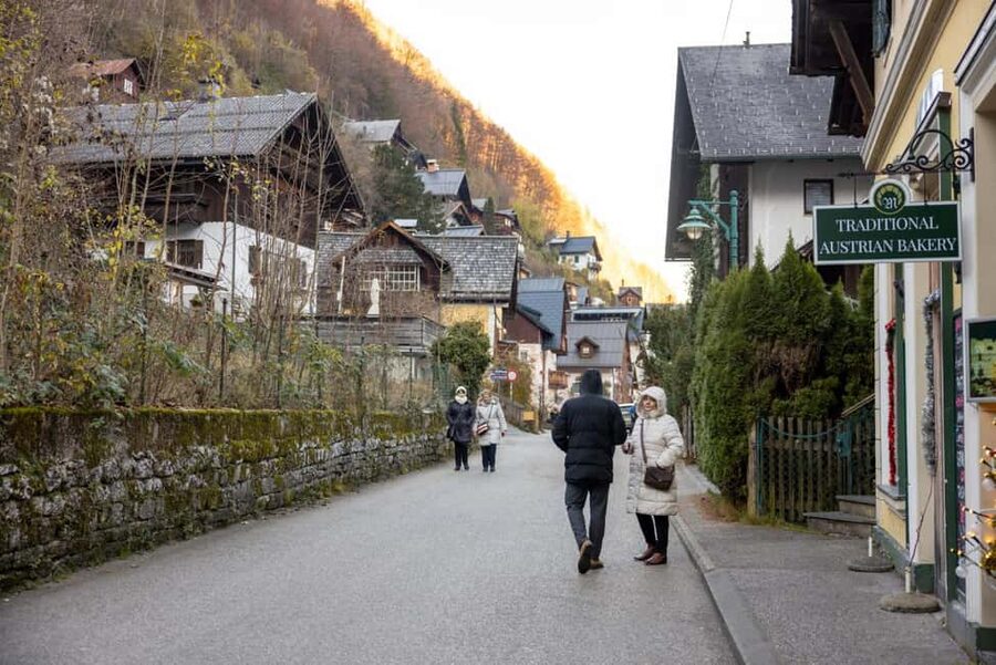 Majestic Walking Tour of Hallstatt - Pfarrkirche Mariä Himmelfahrt (Maria am Berg): The 30-Minute Church Stop