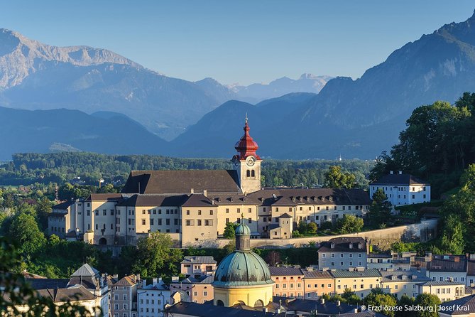 Original Sound of Music Tour Salzburg With Schnitzel and Noodle - Hellbrunn Castle and the Gazebo Scene: Quick Stop, Big Payoff