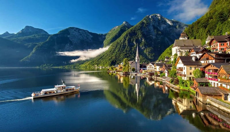 Private Day Highlight Tour of Hallstatt from Salzburg - Hallstatt in your own rhythm: promenade, shops, and the church