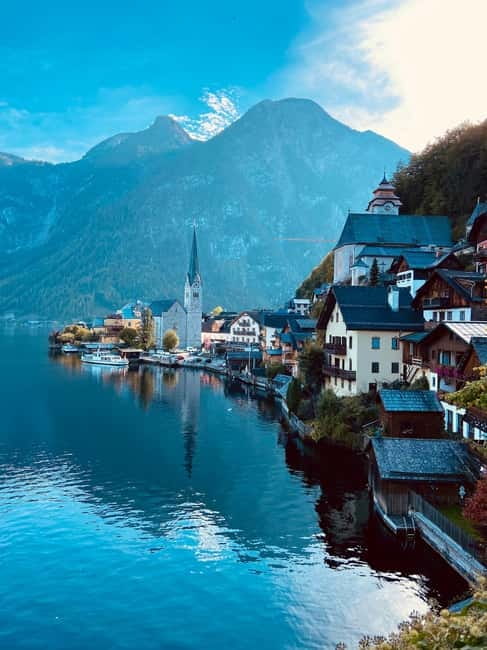 Private day trip from Salzburg to St. Gilgen & Hallstatt - Hallstatt and the Skywalk: famous views with crowded, queue-friendly expectations