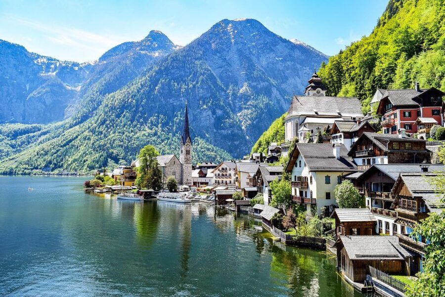 Private Hallstatt Full-Day Tour - St. Gilgen on Lake Wolfgang: quick stop, real story