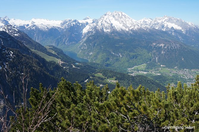 Private Tour: Austrian Lakes and Mountains Tour from Salzburg - Stop 2: St Gilgen Mozartplatz and the lakeside town feel