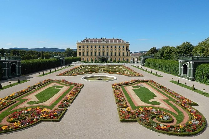 Private transfer from Salzburg to Vienna, 2 hours for sightseeing - Price and logistics: what $339.55 per person buys you
