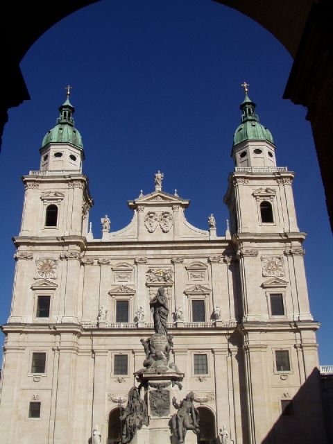 Salzburg 2.5-Hour Walking Tour: Mozart, Old Town & More - Mirabell Palace: where the tour starts with a real character