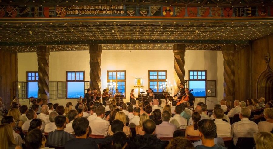 Salzburg: Best of Mozart Fortress Concert and Dinner - Who should book this Mozart fortress dinner concert