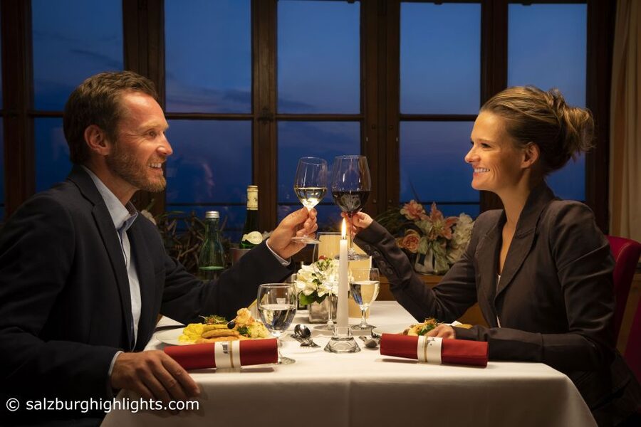 Salzburg: Christmas/Advent Concert & Dinner - Dinner Above Salzburg: Classic vs VIP Menus