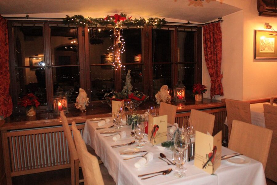 Salzburg: Christmas/Advent Concert & Dinner - The Concert: Salzburg Advent Ensemble Plays Mozart, Bach, and Vivaldi