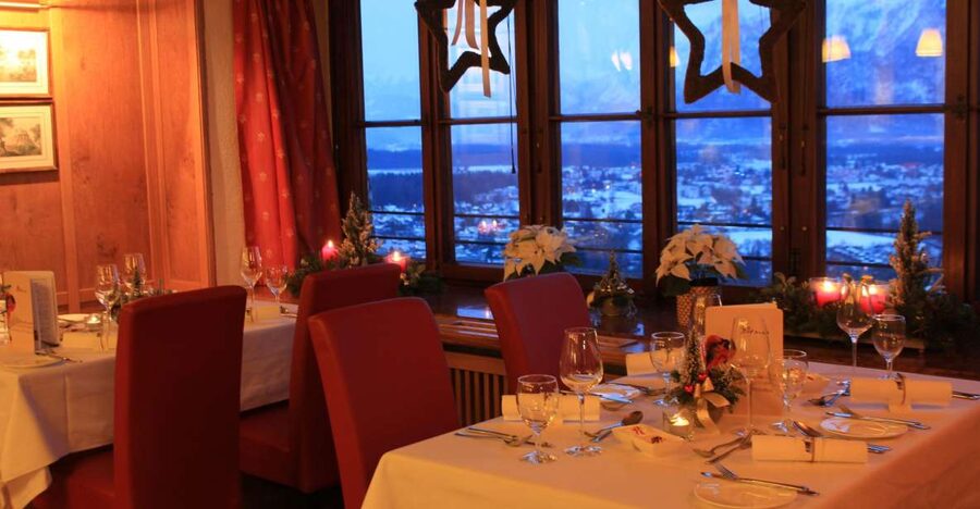 Salzburg: Christmas/Advent Concert & Dinner - The Evening Flow: Dinner at 6 pm, Concert at 8 pm