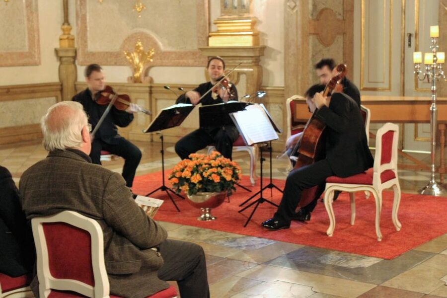 Salzburg: Dinner and Classical Concert at Mirabell Palace - The timing between dinner and the concert hall