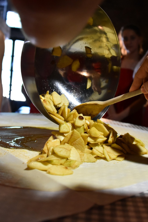 Salzburg: Dinner Cooking Class and Music - Meet at Ursulinenpl. 9: what the start feels like