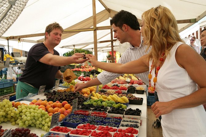 Salzburg Food Tasting Tour: delicious & fun - Mozartplatz: where the tour starts with the city’s food clues