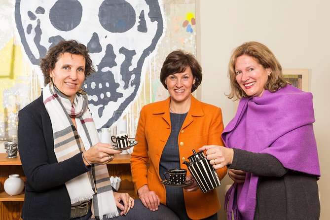 Salzburg Food Tasting Tour: delicious & fun - A big church moment that slows the whole group down