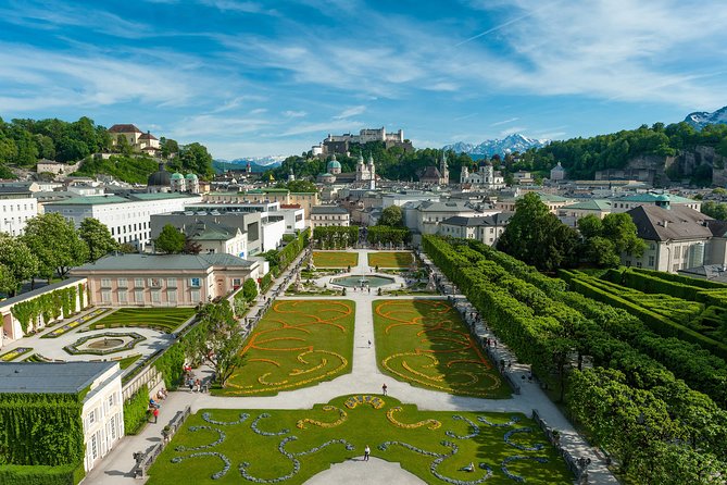 Salzburg Food Tasting Tour: delicious & fun - Universitätsplatz farmers market: the locals’ grocery run