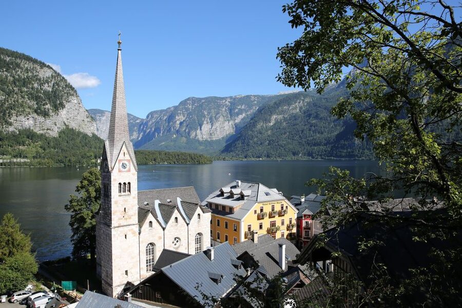 Salzburg: Hallstatt and Sound of Music Tour - Mondsee and Basilica St. Michael: The Wedding Scene Stop