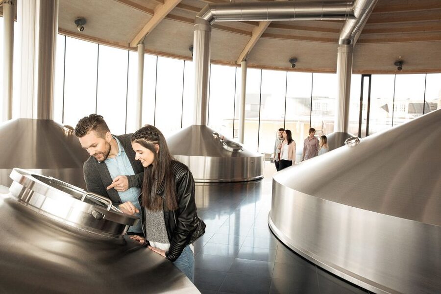 Salzburg: Stiegl Brewery Tour with Beer Tasting - The working brewery: brewhouse, fermentation cellar, and bottling views
