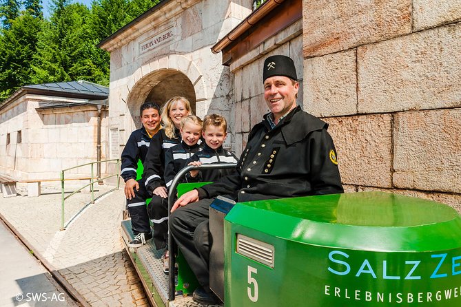 Salzburg Super Saver: Original Sound of Music and Salt Mines Day Trip - Sound of Music stops: how the morning turns into a movie walk