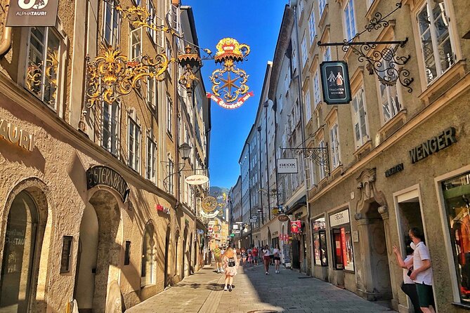 Self-Guided Tour of Salzburg: Stories, Photo Spots & Desserts - Kapitelplatz & Kapitelschwemme: the Sound of Music moment (without overdoing it)