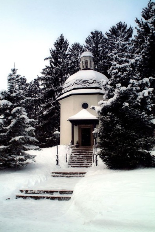 Silent Night Oberndorf Christmas Eve Tour from Salzburg - The service moment: singing Silent Night in all languages